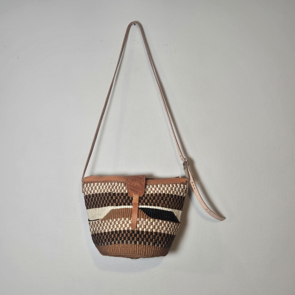 Handmade African Sisal Basket Purse Kiondo Crossbody Bucket Tooled Leather Straw